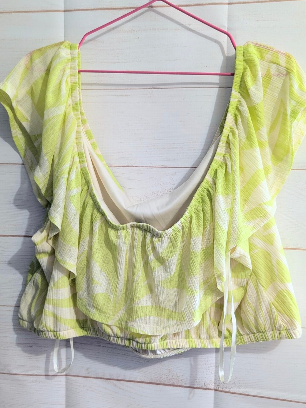 Nwot Torrid Lime 🍋‍🟩 Leaf-Print Off Shoulder Ruffle Sleeve Crop Plus Size 3X